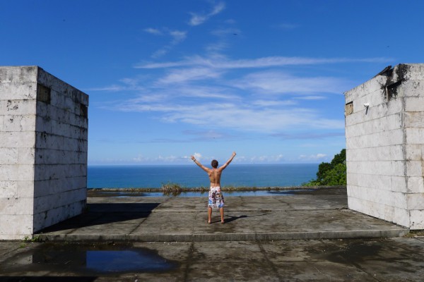 We find the first 6 stars hostel of Brasil.... and it's abandoned!
